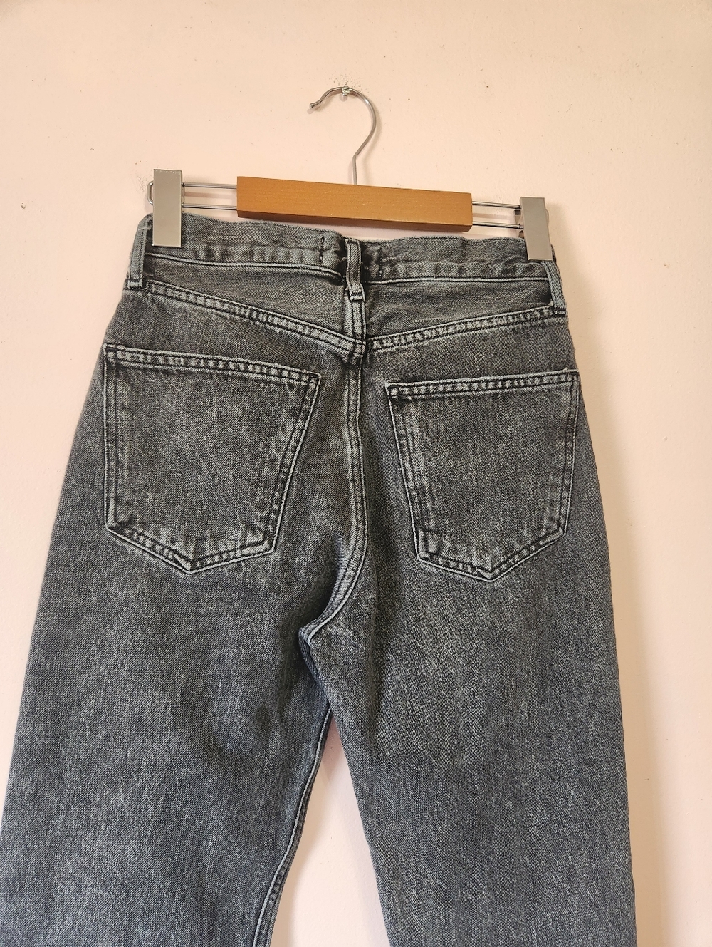 AGOLDE Lana Mid Rise Vintage Straight Jeans Roam Black/Gray Wash Sz 23 Like New - Picture 5 of 9